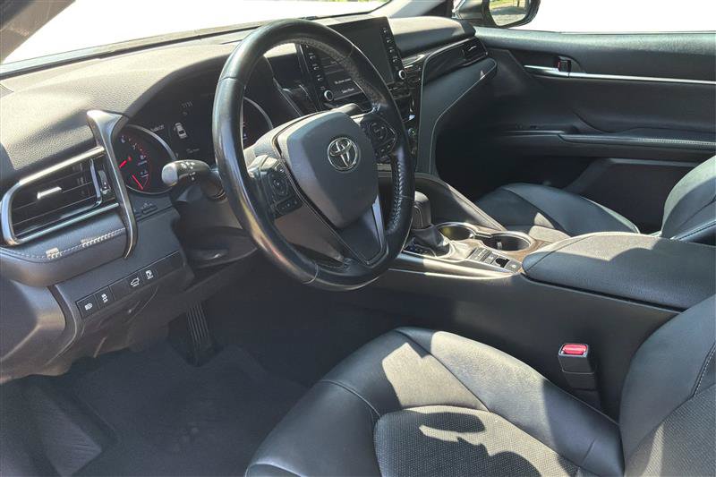 Used 2022 Toyota Camry XSE FWD image 10