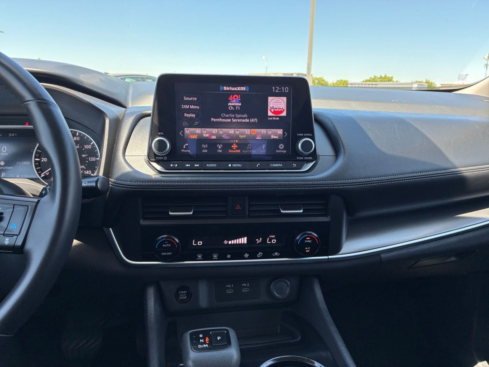 Used 2025 Nissan Rogue SV FWD image 17
