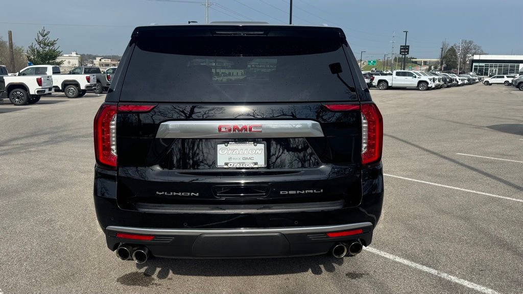 Used 2024 GMC Yukon Denali w/ Denali Reserve Package image 8