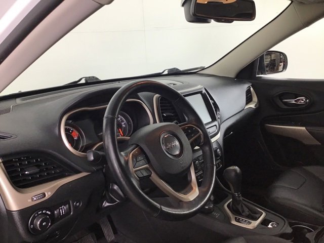 Used 2018 Jeep Cherokee Limited image 8