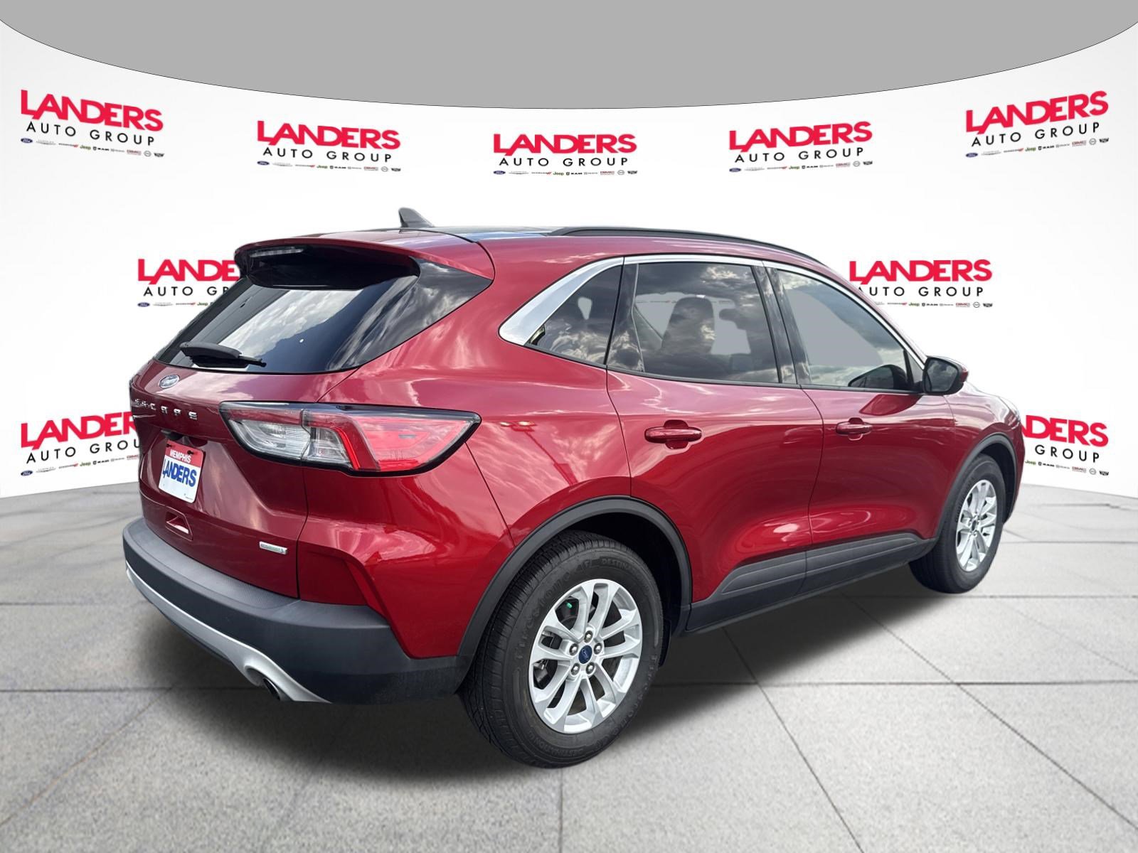 Used 2020 Ford Escape SE FWD image 3