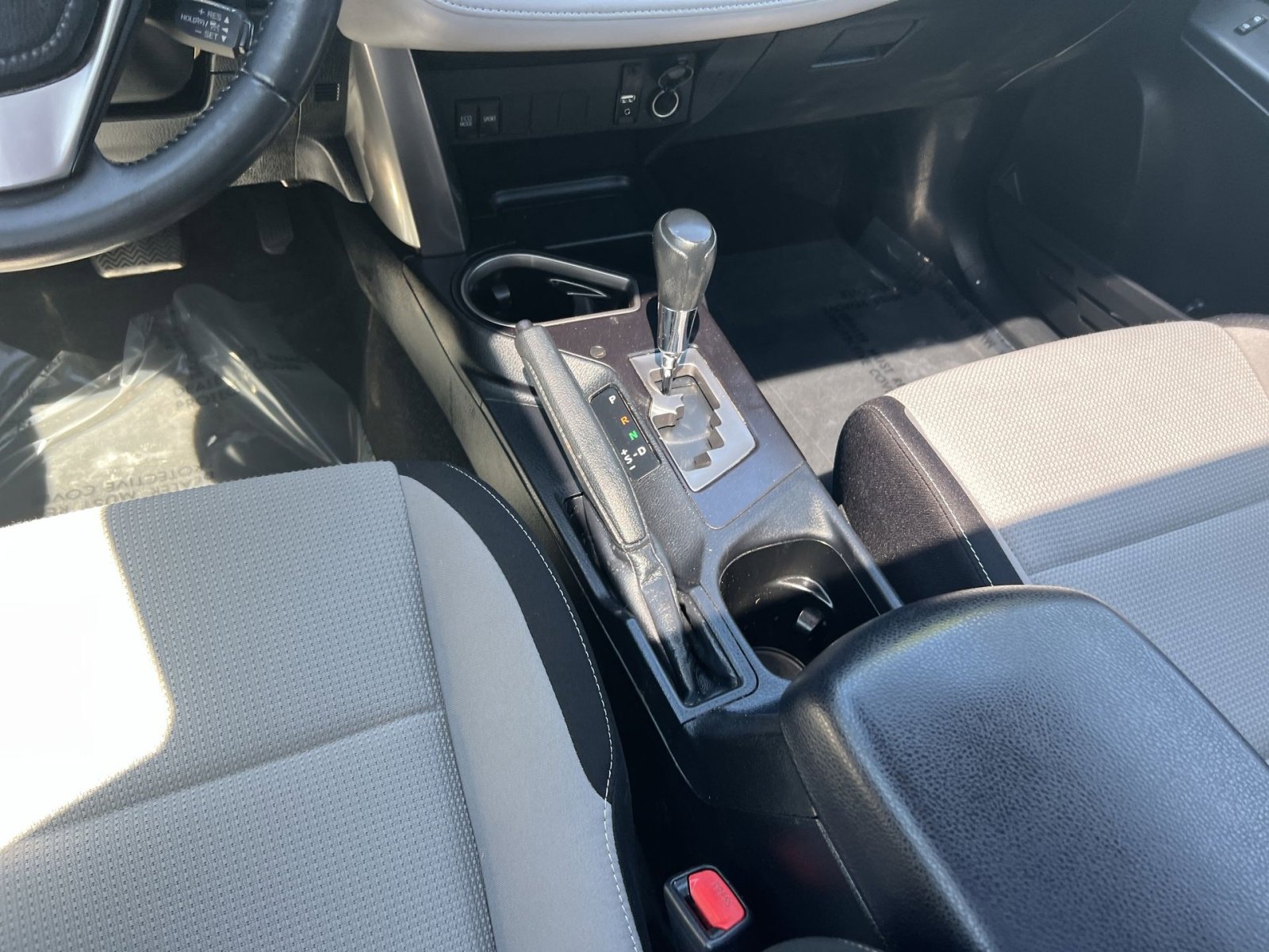 Used 2017 Toyota RAV4 XLE AWD/4WD image 30