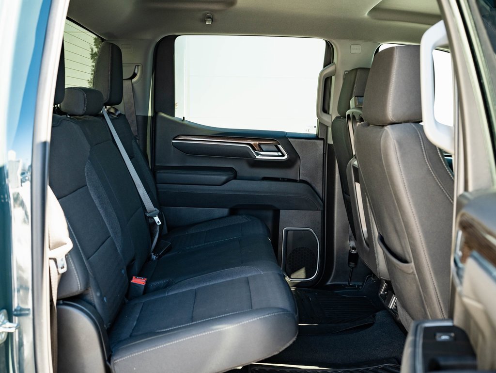 Used 2025 Chevrolet Silverado 1500 LT image 38