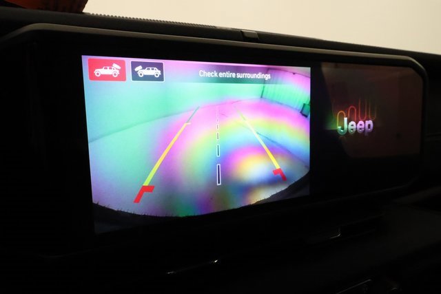 Used 2025 Jeep Wrangler Unlimited Sahara image 14