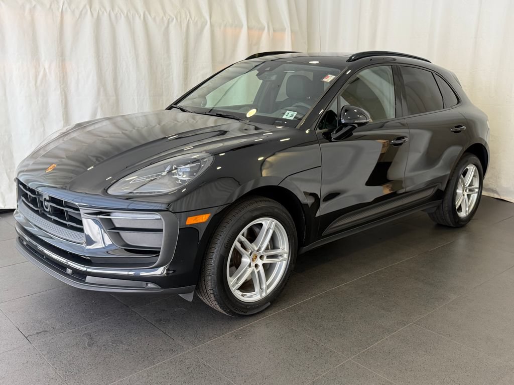 Certified 2023 Porsche Macan AWD/4WD image 1