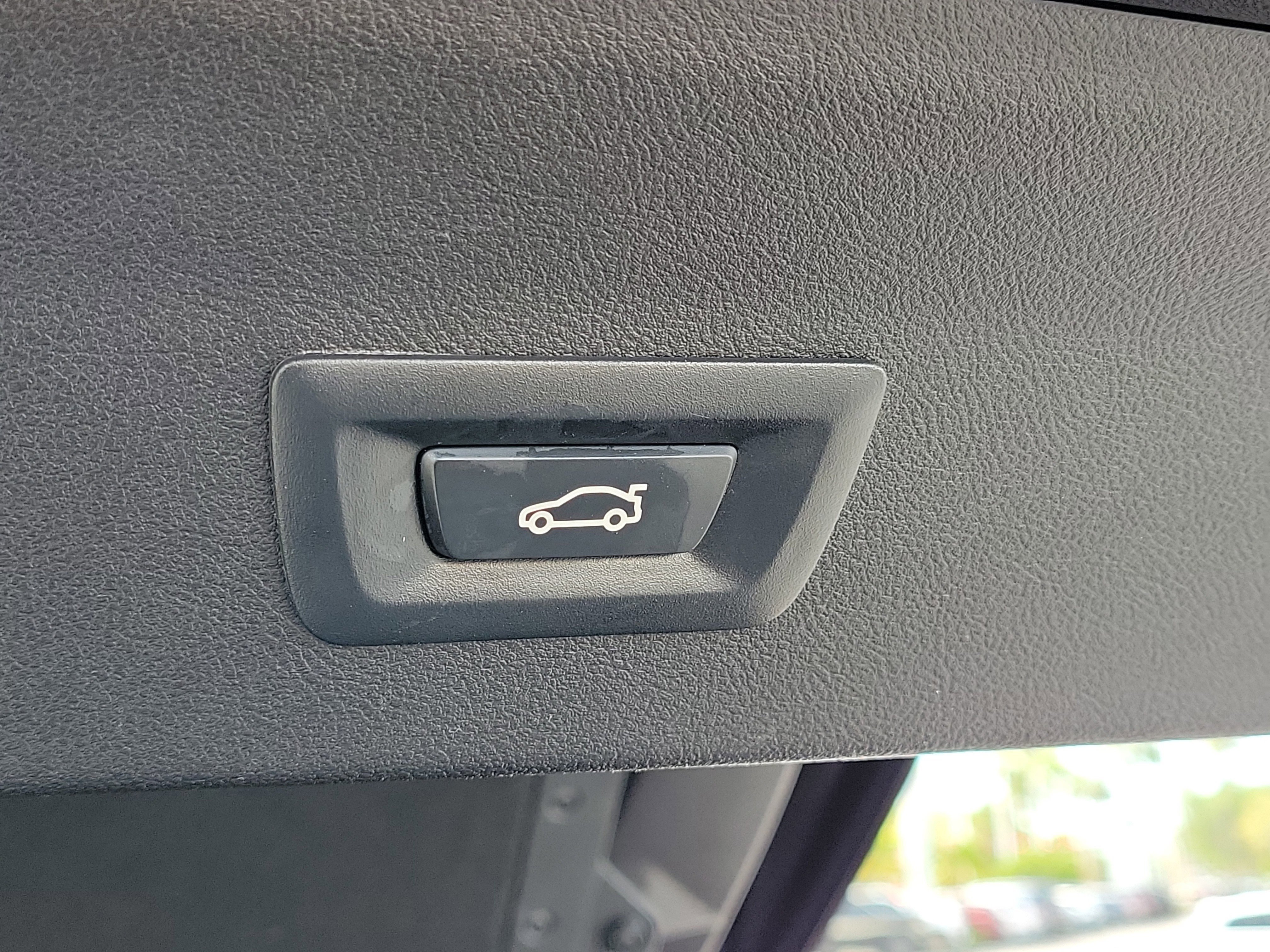 Used 2020 BMW X4 xDrive30i image 9