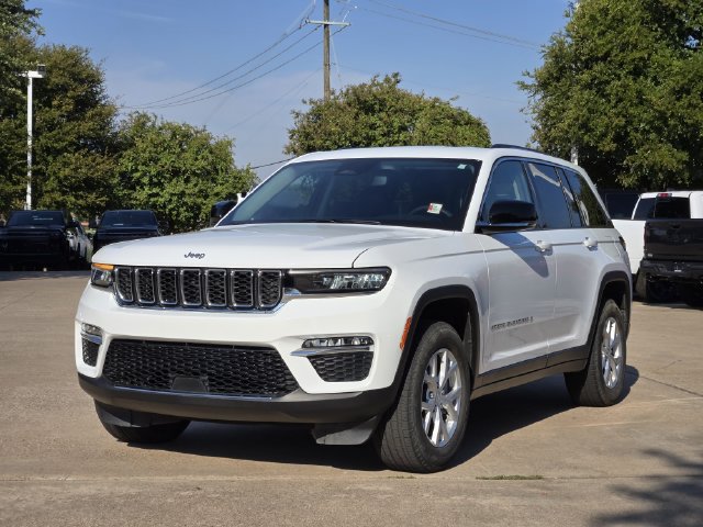 Certified 2023 Jeep Grand Cherokee Limited AWD/4WD image 3