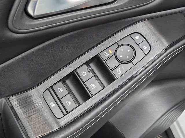 Used 2024 Nissan Rogue SV image 19