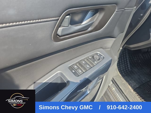 Used 2024 Nissan Pathfinder SV w/ SV Premium Package FWD image 16