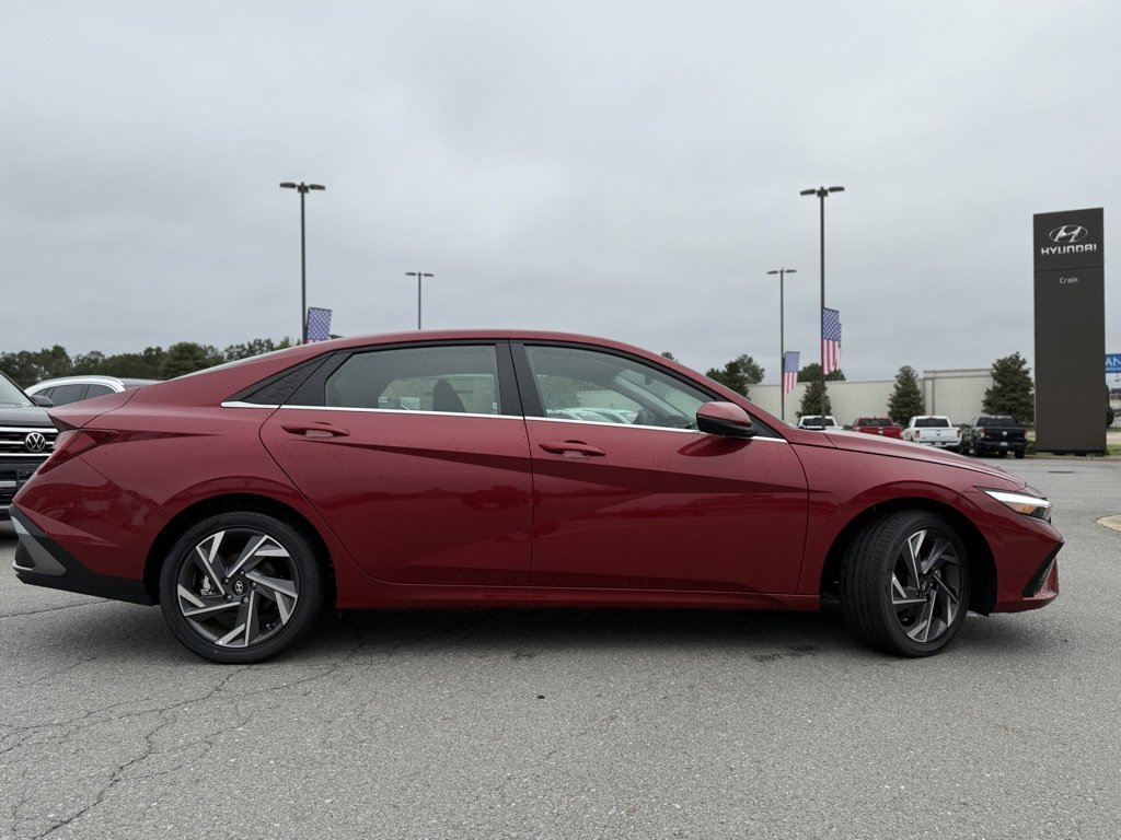 New 2025 Hyundai Elantra Limited image 8