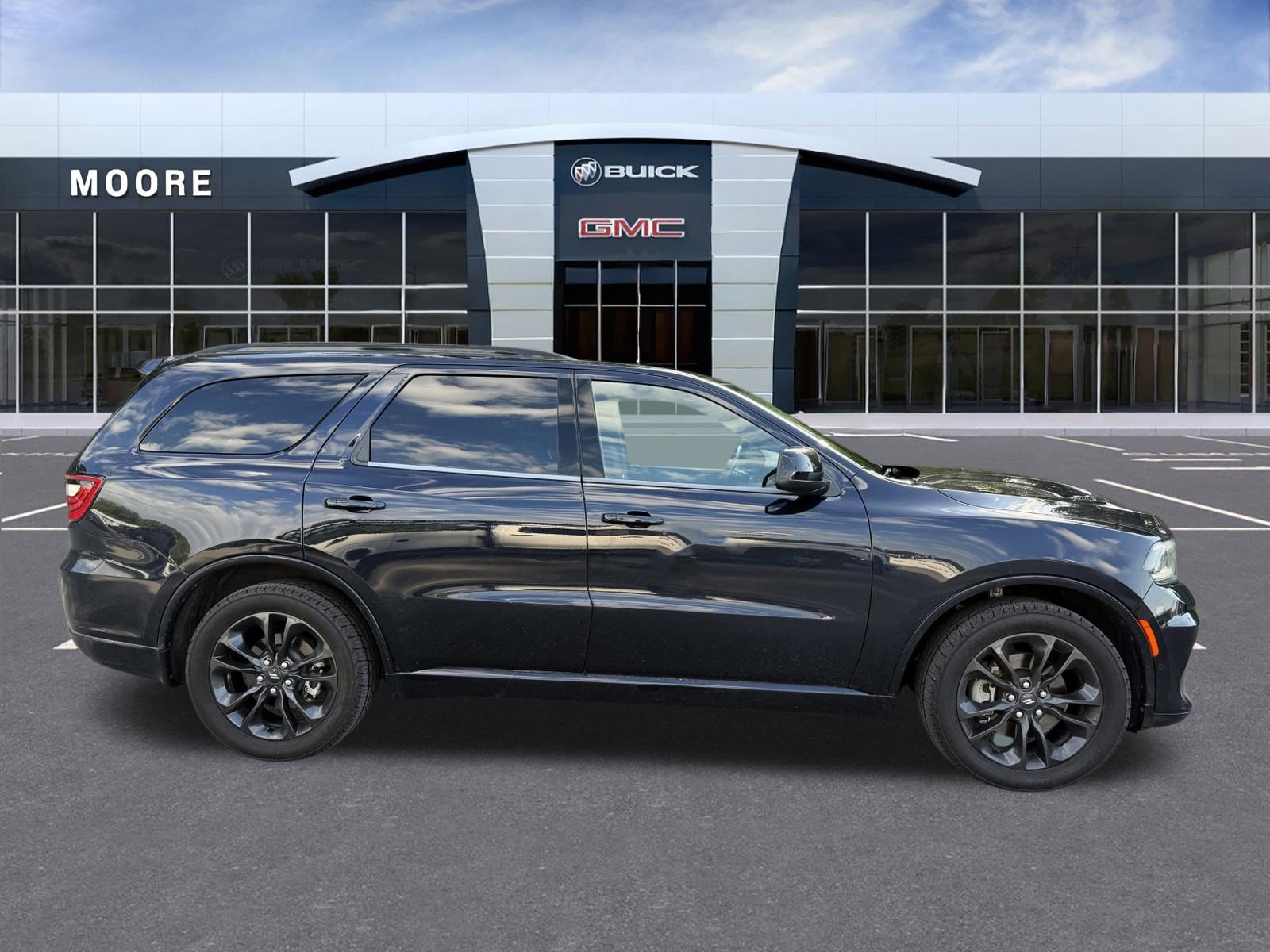 Used 2023 Dodge Durango R/T w/ Blacktop Package RWD image 2