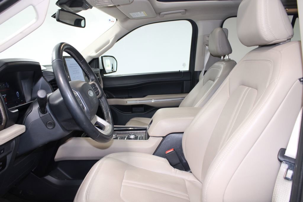 Used 2023 Ford Expedition Limited image 19