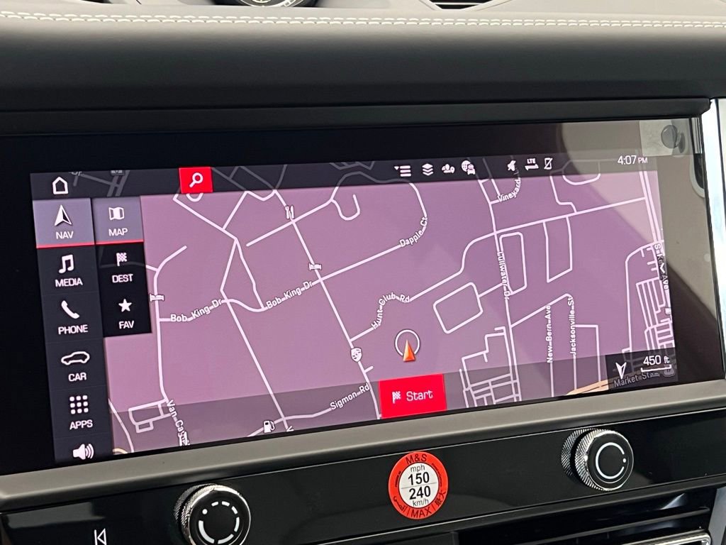 Certified 2025 Porsche Macan AWD/4WD image 13