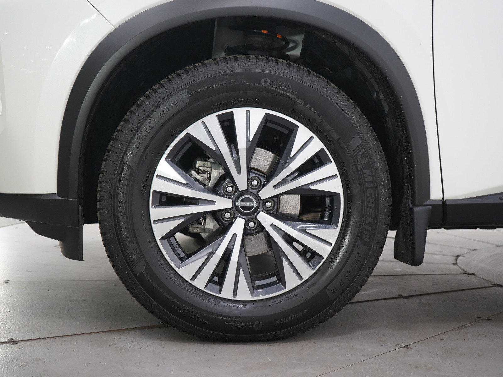 Used 2023 Nissan Rogue SV w/ SV Premium B Package image 31