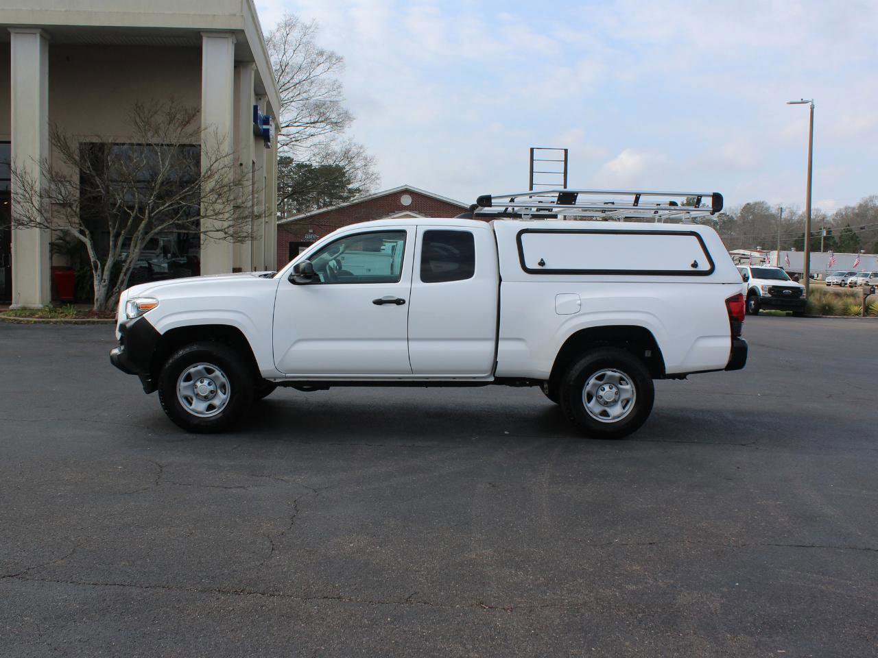 Used 2022 Toyota Tacoma SR image 11