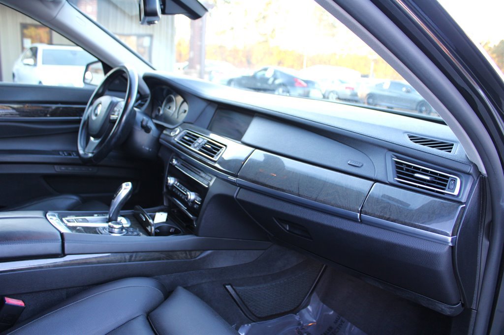 Used 2012 BMW 750Li image 18