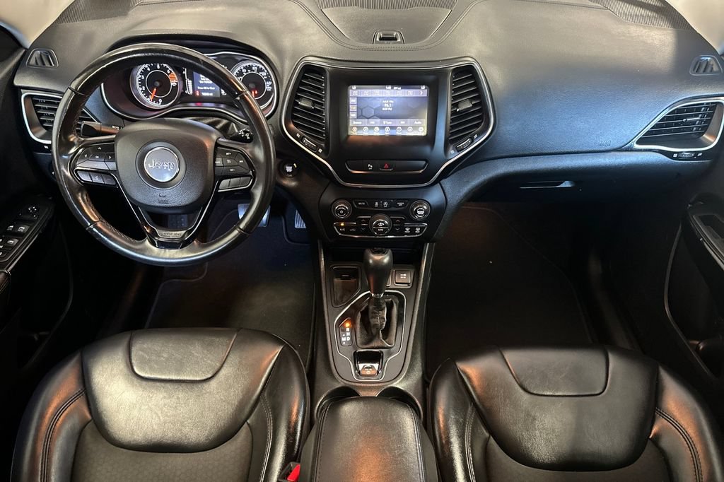Used 2019 Jeep Cherokee Latitude Plus FWD image 13