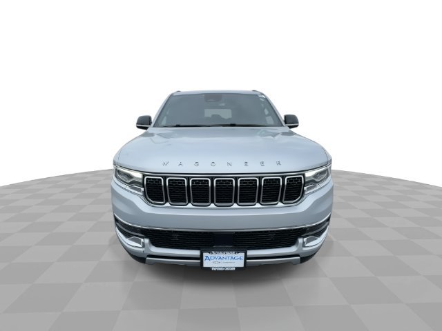 Used 2024 Jeep Wagoneer L Series II w/ Flexible Seating Group AWD/4WD image 3