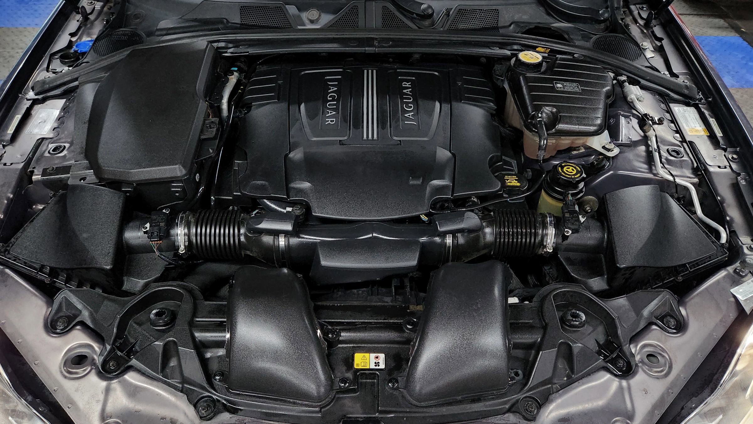 Used 2011 Jaguar XF Portfolio image 53