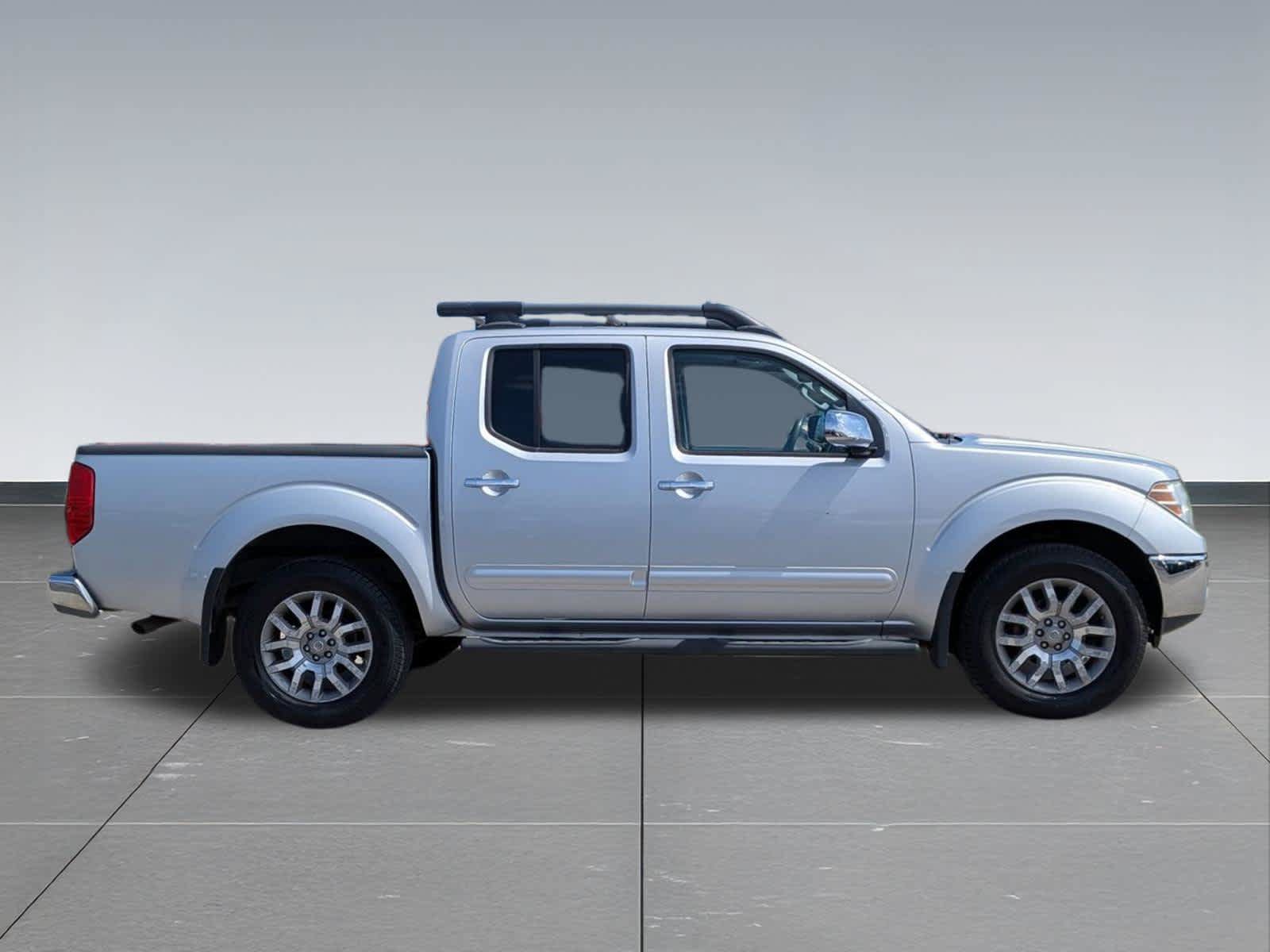 Used 2012 Nissan Frontier SL w/ Moonroof Pkg AWD/4WD image 6