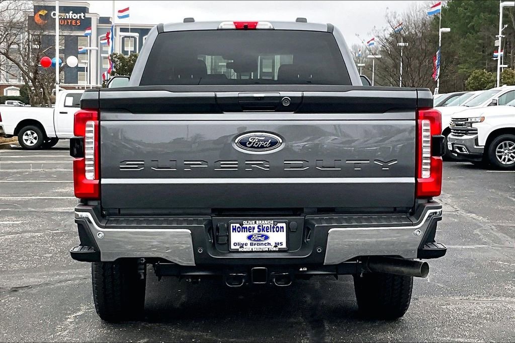 New 2026 Ford F250 Lariat w/ FX4 Off-Road Package image 4