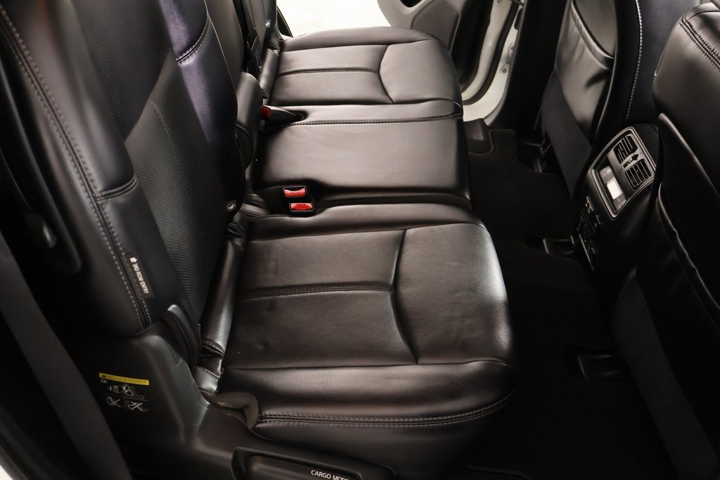 Used 2019 Nissan Pathfinder Platinum image 16