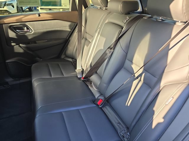 Used 2023 Nissan Rogue SV w/ SV Premium B Package FWD image 19