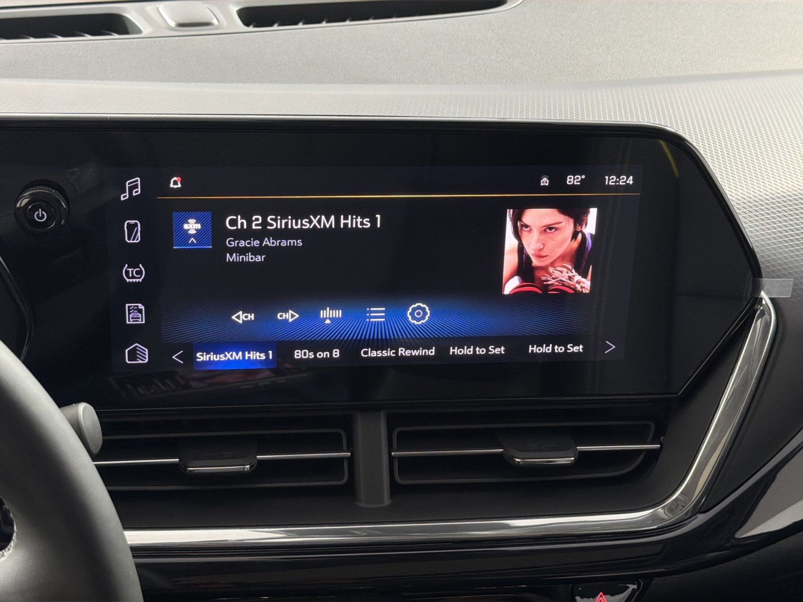 New 2026 Chevrolet Trax ACTIV w/ Sunroof Package FWD image 18