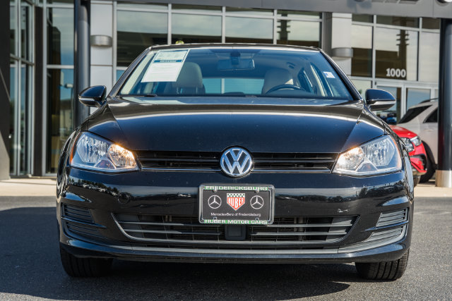Used 2017 Volkswagen Golf Wolfsburg Edition FWD image 2