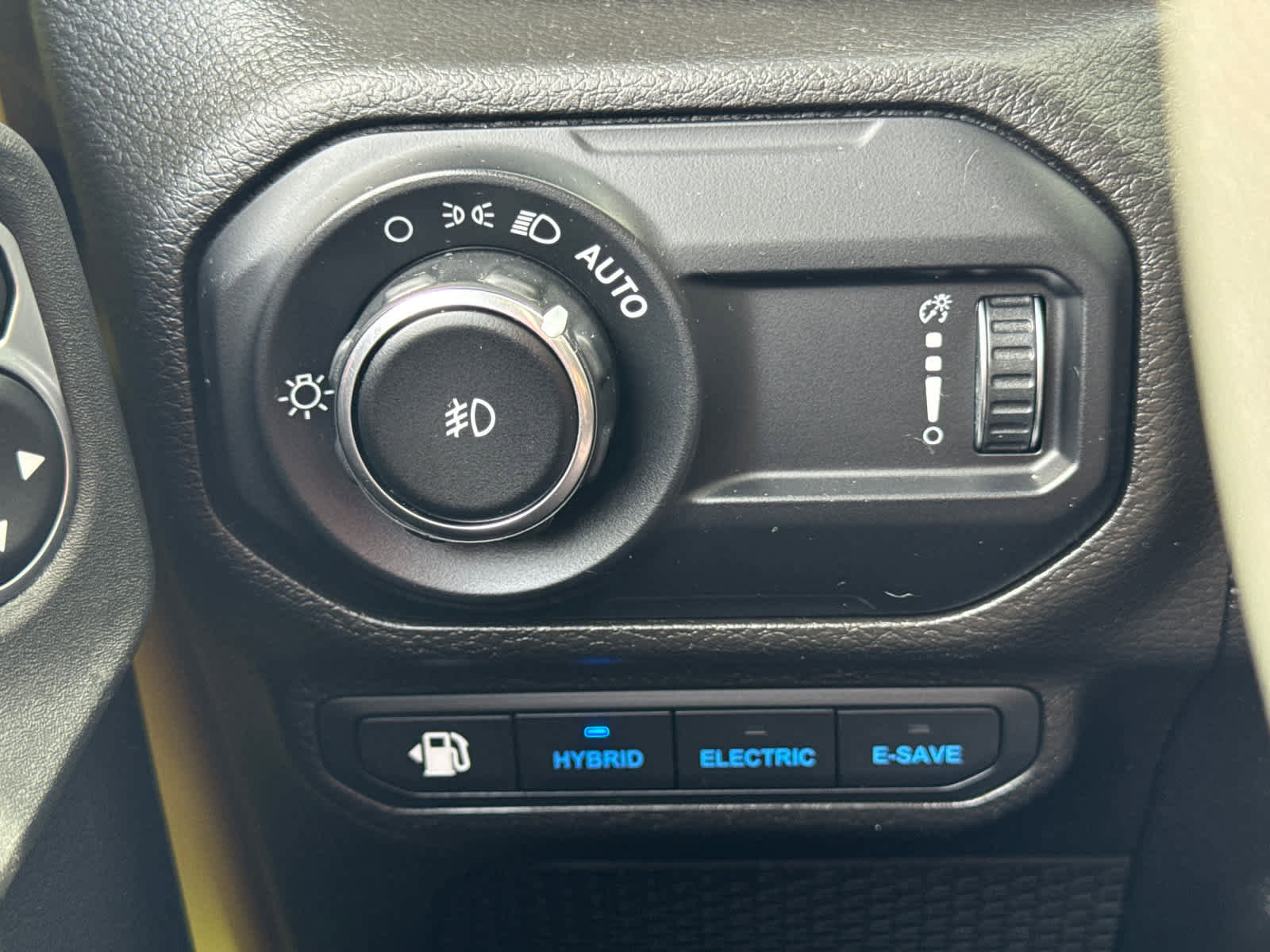 Used 2023 Jeep Wrangler Unlimited w/ Convenience Group image 22