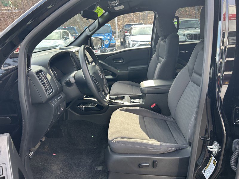 Used 2023 Nissan Frontier SV w/ Midnight Edition Package AWD/4WD image 17