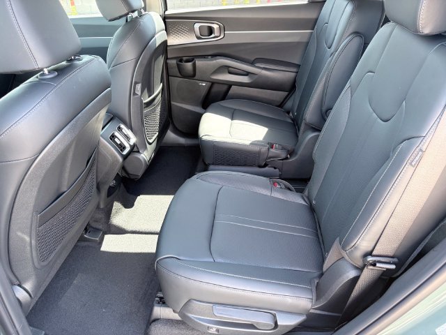 New 2026 Kia Sorento EX w/ EX Premium Package FWD image 6