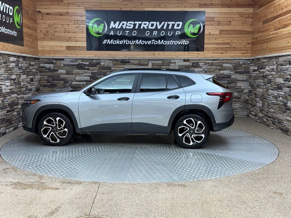 Used 2024 Chevrolet Trax RS w/ Sunroof Package image 6