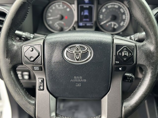 Used 2017 Toyota Tacoma TRD Sport w/ Tow Package AWD/4WD image 17