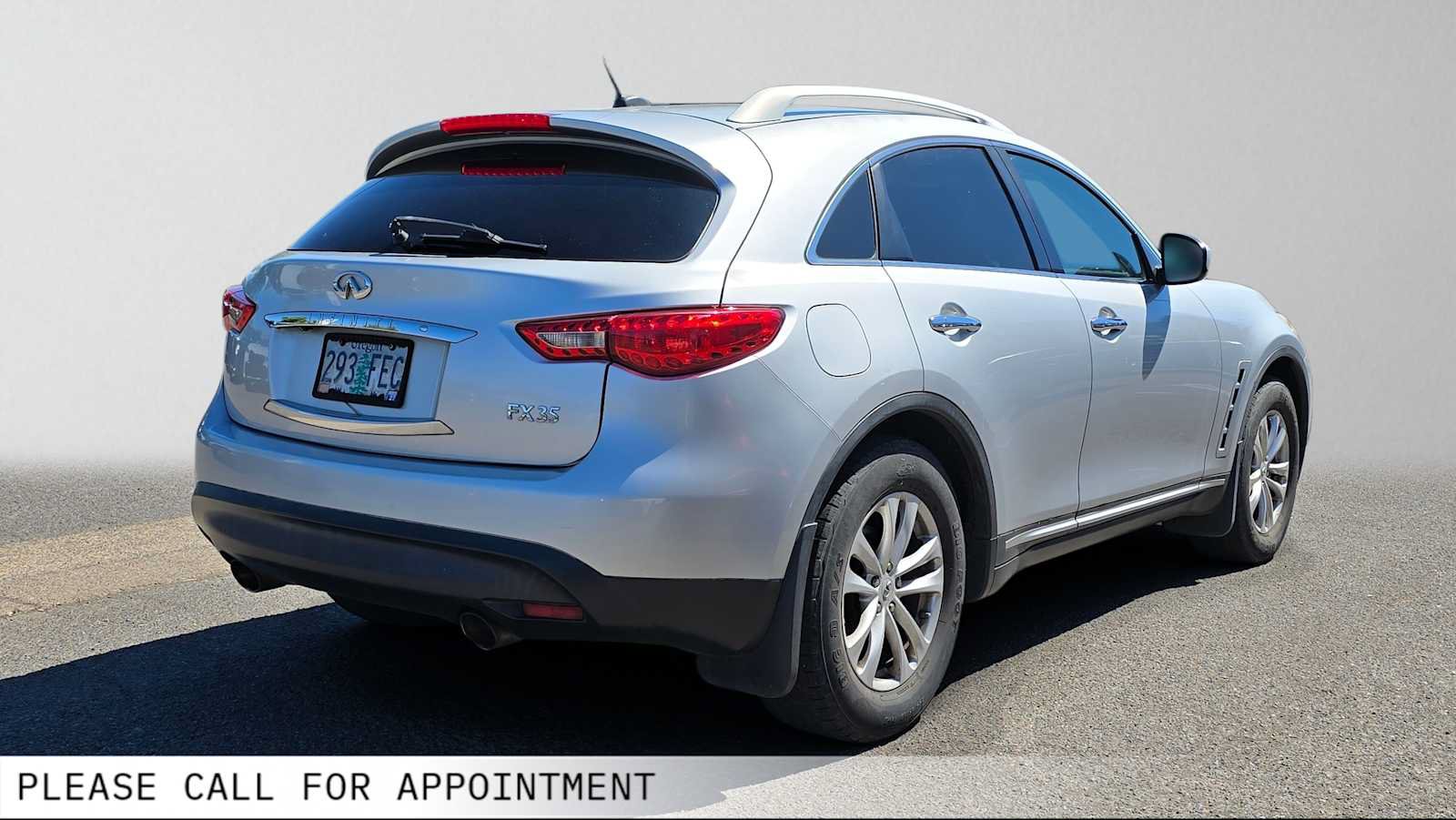 Used 2010 INFINITI FX35 AWD w/ Premium Pkg image 3