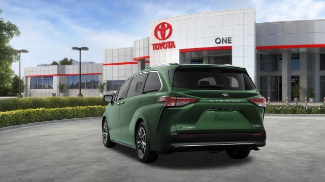 New 2026 Toyota Sienna Platinum AWD/4WD image 10