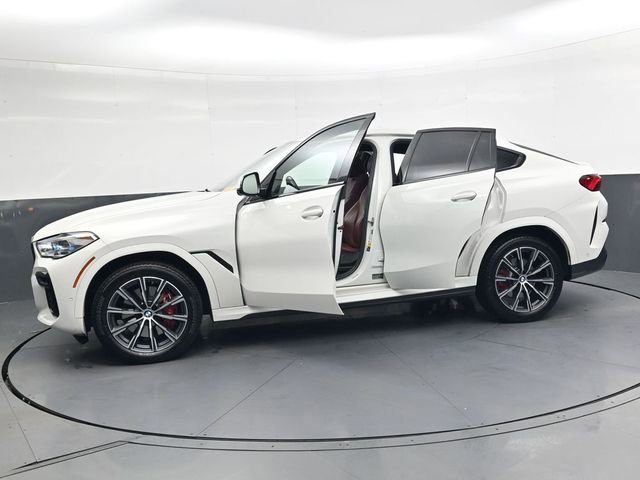 Used 2022 BMW X6 xDrive40i w/ Executive Package image 40