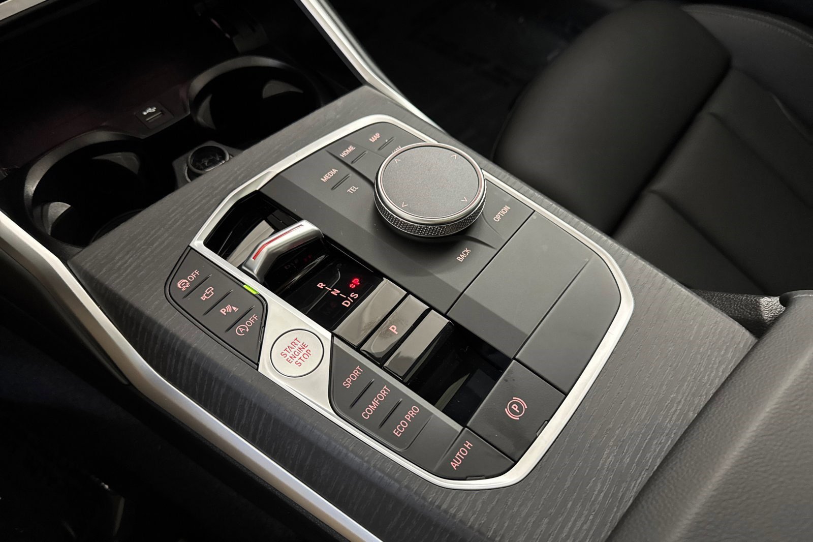 Used 2025 BMW 230i Coupe w/ Premium Package image 19