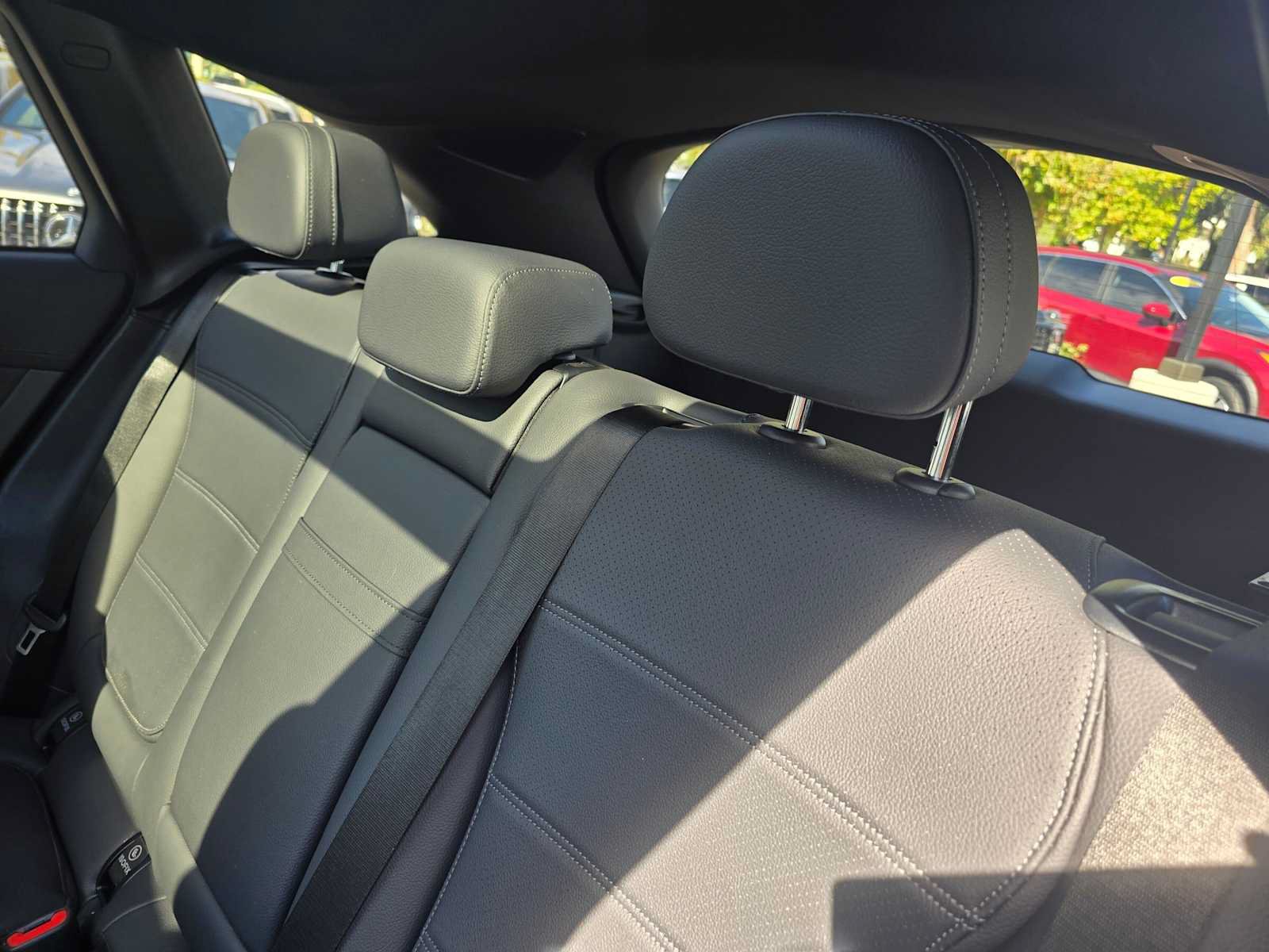 Used 2024 Mercedes-Benz GLC 300 4MATIC image 18