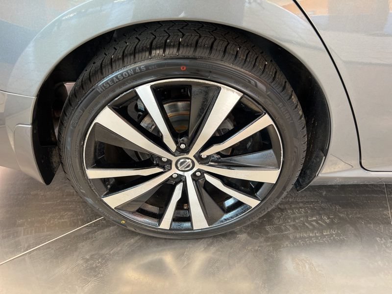 Used 2019 Nissan Altima 2.5 SR w/ SR Premium Package FWD image 9