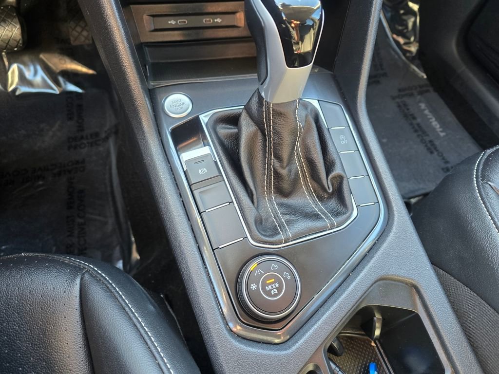 Used 2024 Volkswagen Tiguan SE AWD/4WD image 23