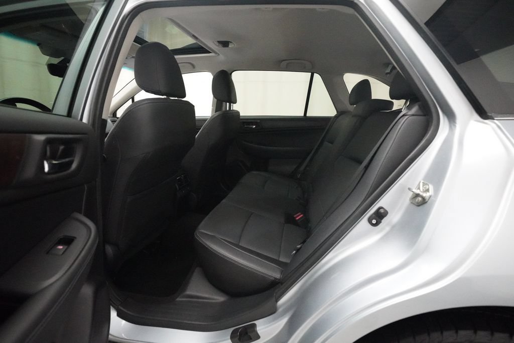 Used 2017 Subaru Outback 2.5i Limited AWD/4WD image 16