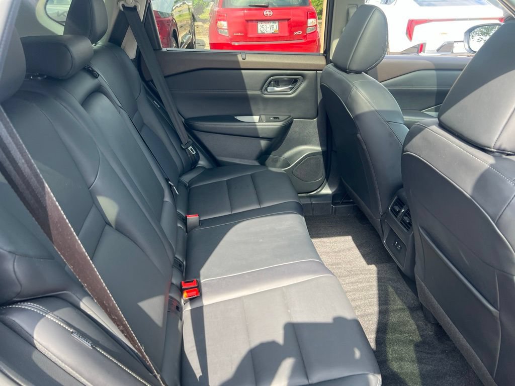 Certified 2023 Nissan Rogue SV w/ SV Premium B Package AWD/4WD image 16