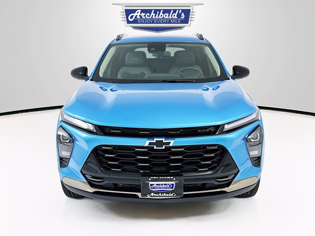 Used 2025 Chevrolet Trax ACTIV w/ Driver Confidence Package FWD image 2