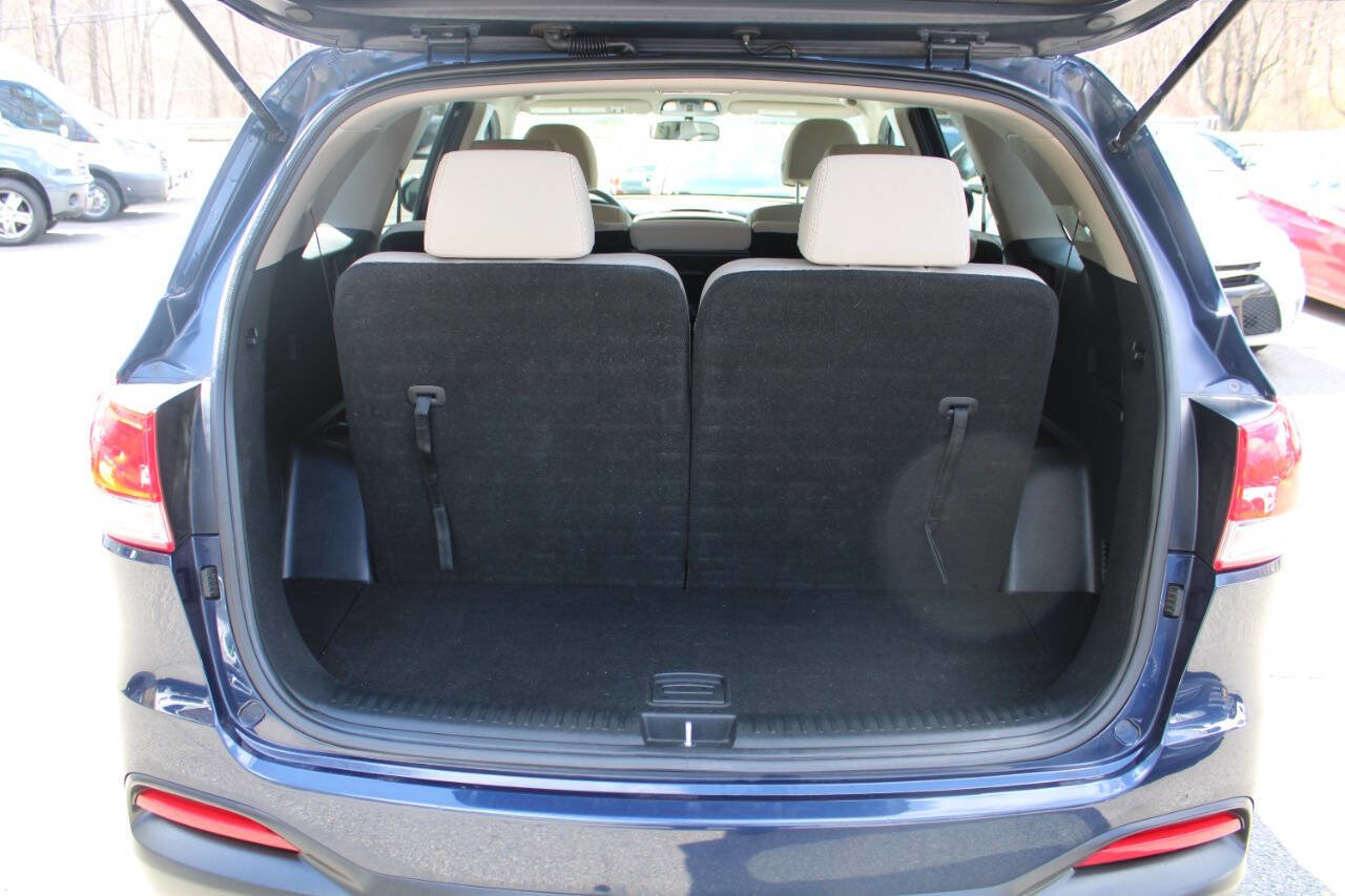 Used 2018 Kia Sorento LX image 16