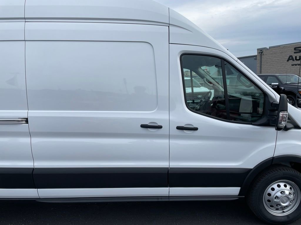 New 2026 Ford Transit 350 148 High Roof AWD w/ Load Area Protection Package image 39