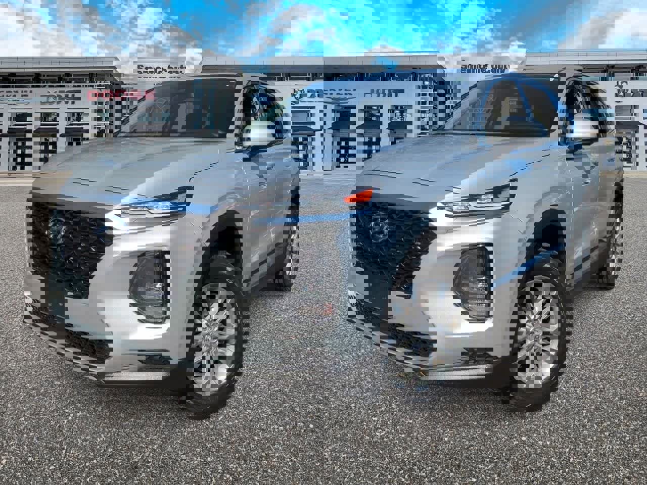 Used 2020 Hyundai Santa Fe SE image 1