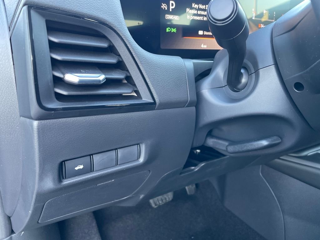 New 2026 Nissan Sentra SR w/ Floor Mat Package FWD image 18