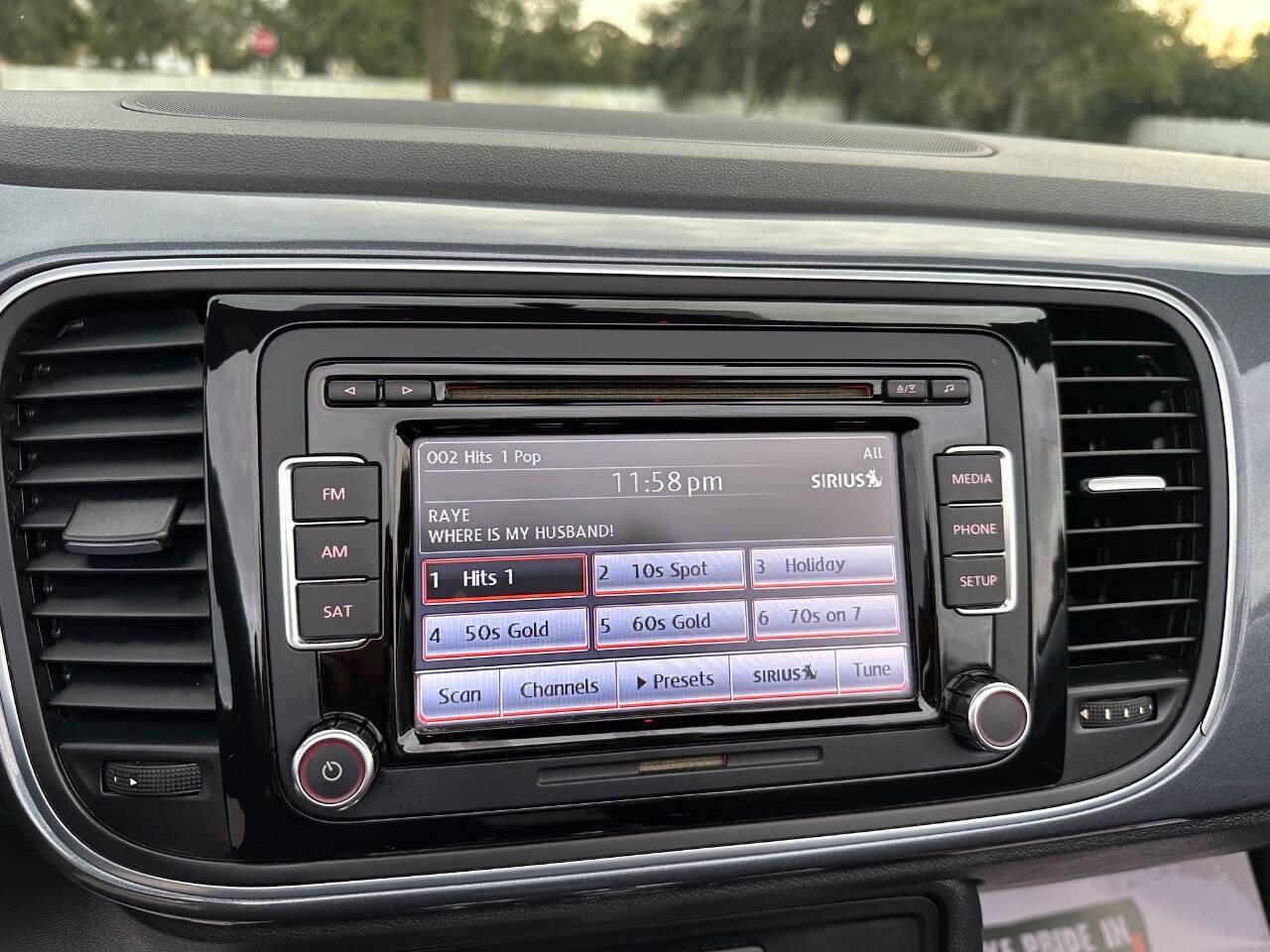 Used 2014 Volkswagen Beetle 1.8T image 27