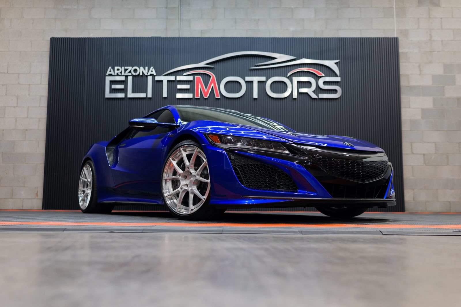 Used 2017 Acura NSX AWD/4WD image 4
